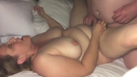 Секс с горячей женой перед камерой